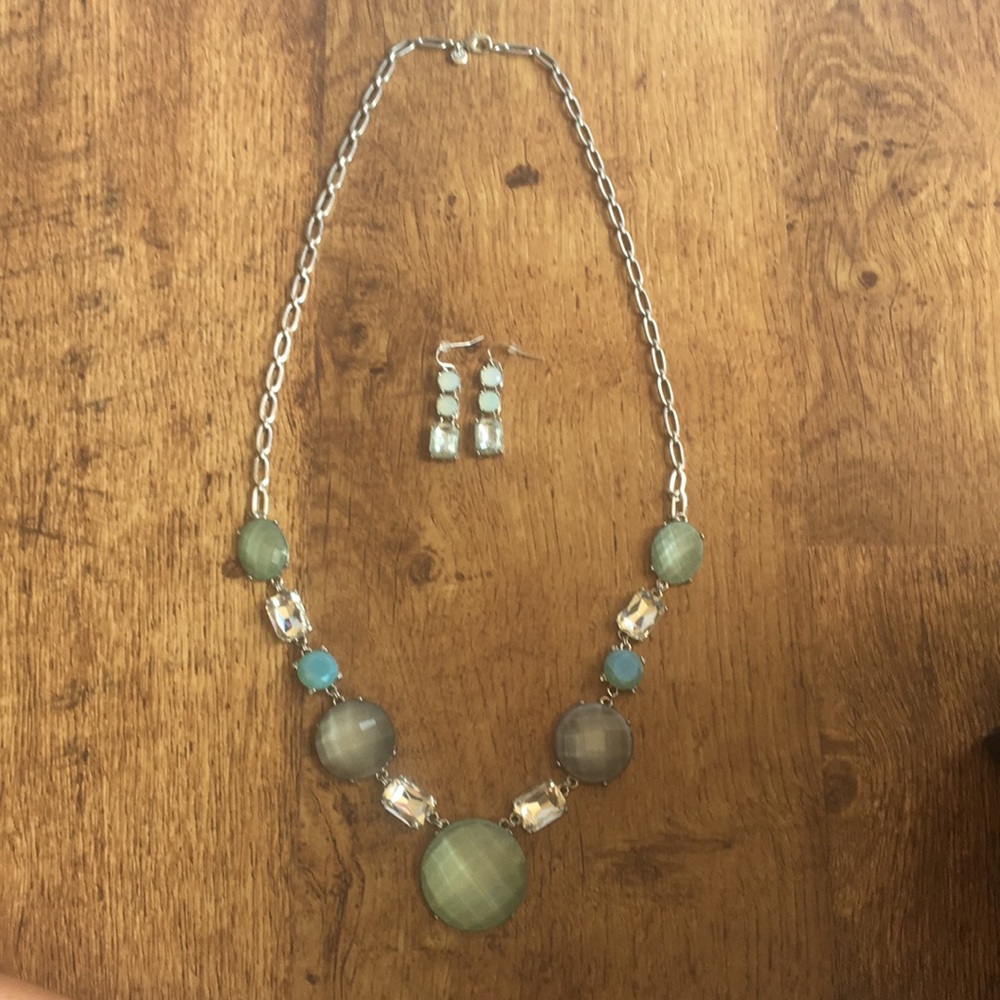LOFT statement necklace and drop earrings